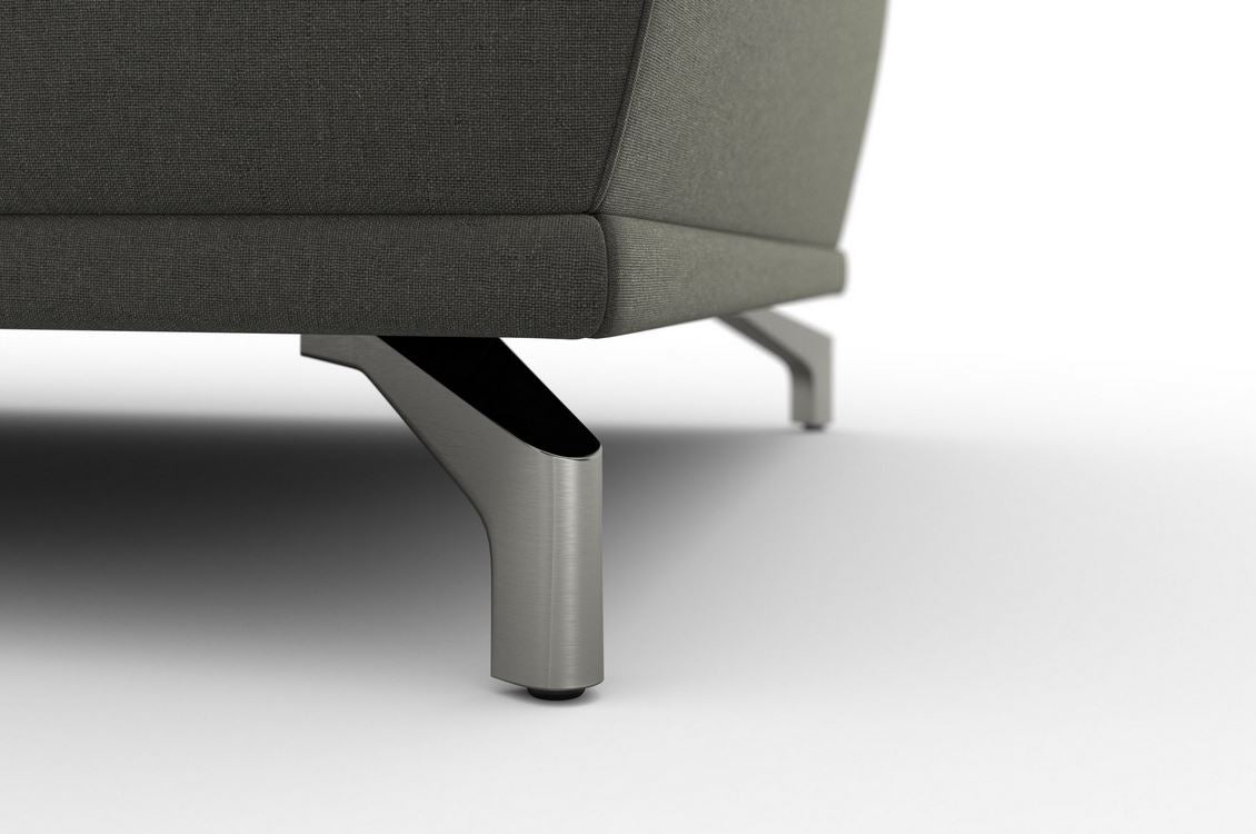 Ecksofa Fango Grau mit Schlaffunktion, Bettkasten, Federkern, Sitztiefenverstellung und Kopfteilverstellung in Luxus-Microfaser im Skandi Design mit filgranen Füßen.
