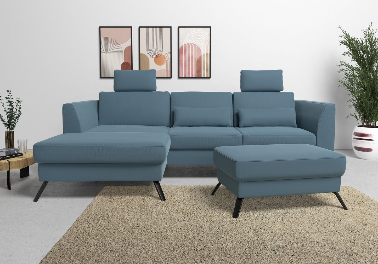 Ecksofa Olsen in Pacific Blau mit Schlaffunktion, Bettkasten, Federkern und Sitztiefenverstellung in pflegeleichtem Flachgewebebezug.