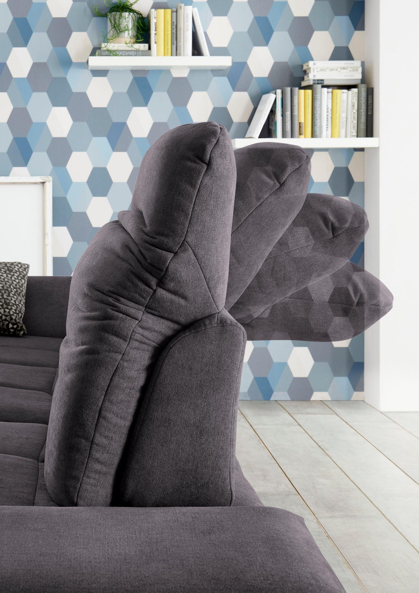 Ecksofa SO4100 set one by Musterring in Fango Grau mit Federkern und Kopfteilvertellung in Luxus-Microfaser ist jetzt sofort lieferbar.